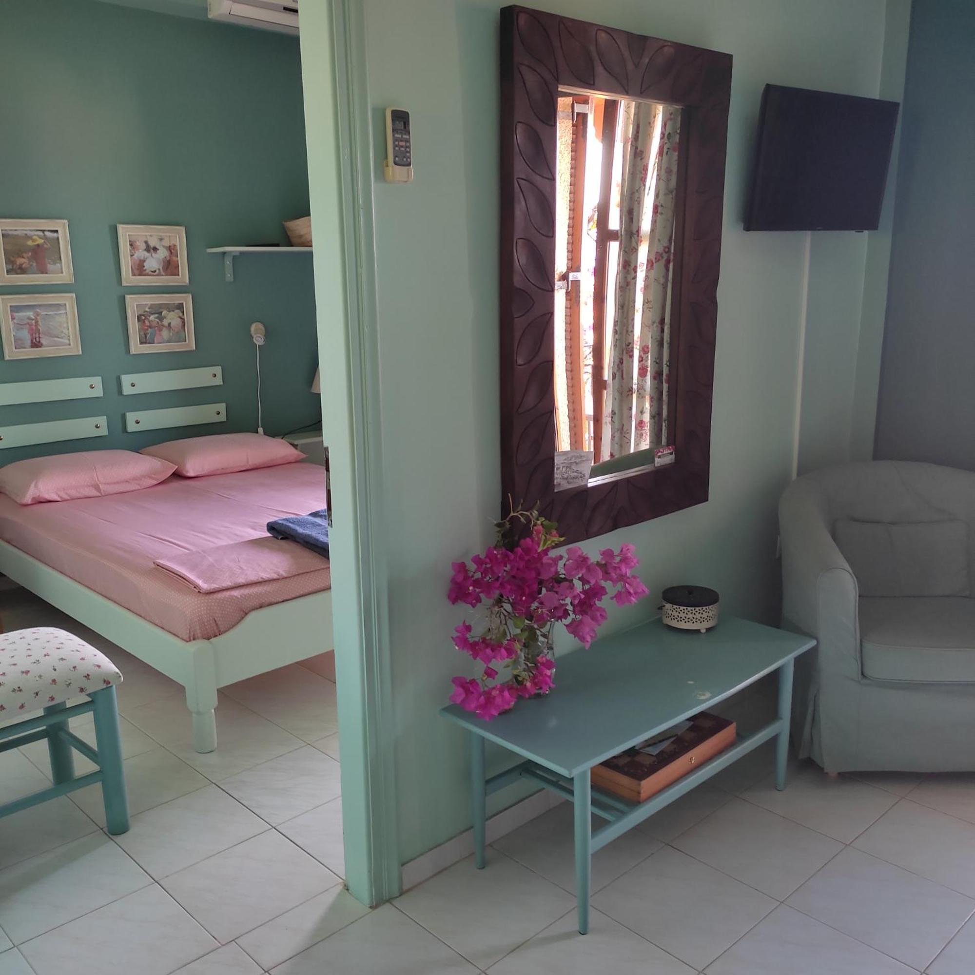 Iliolithos Rooms Kardamyli Exterior photo