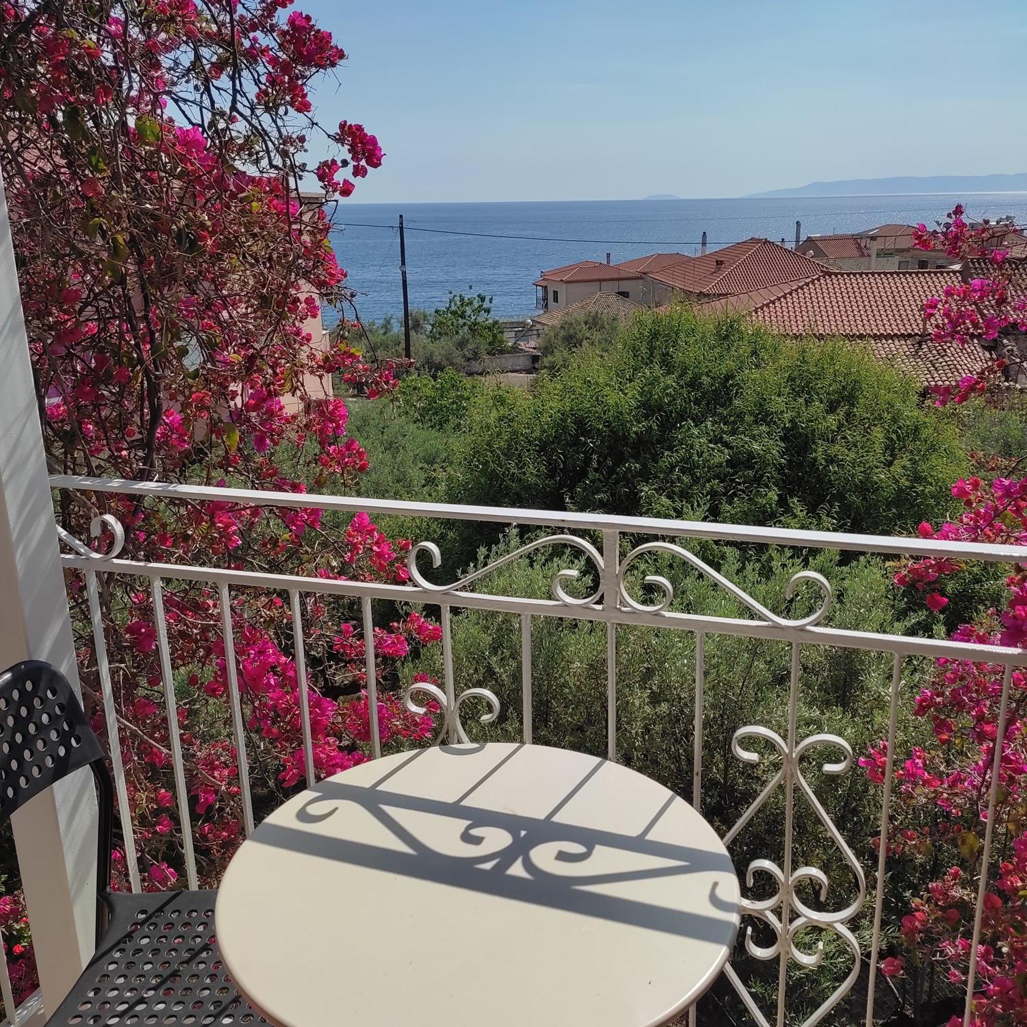 Iliolithos Rooms Kardamyli Exterior photo